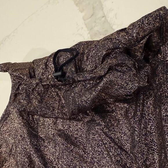 Fabletics Liora Cowl Neck Ripstop Pullover Vest Womens Large Black/Gold Metallic - Picture 5 of 7